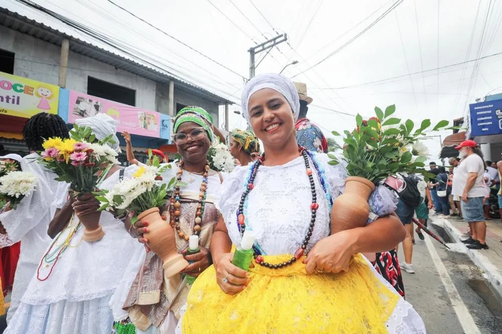 Com participação popular e de artistas locais, Camaçari abre ciclo de lavagens em Barra do Pojuca