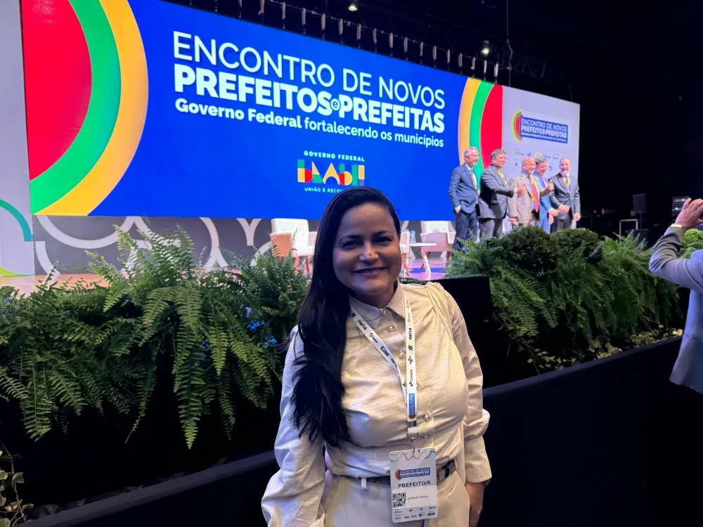 Débora Régis destaca 2º dia do encontro de novos prefeitos como uma imersão em conhecimento e oportunidades