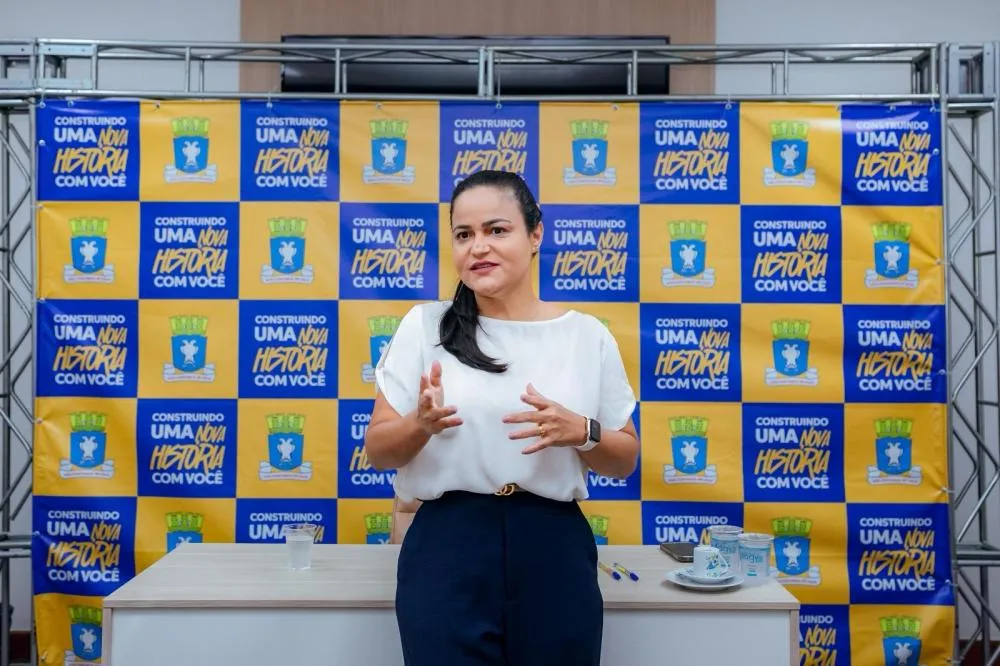Prefeita Débora Régis e secretariado avaliam 50 dias de gestão, durante encontro