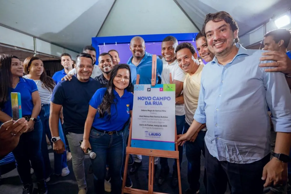 Prefeita Débora Regis entrega novo Campo da Rua totalmente requalificado à comunidade de Portão 