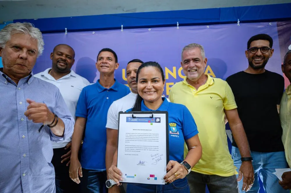 Avenida Doutor Gerino de Souza Filho em Lauro de Freitas começa a receber Banho de Luz, após ordem de serviço