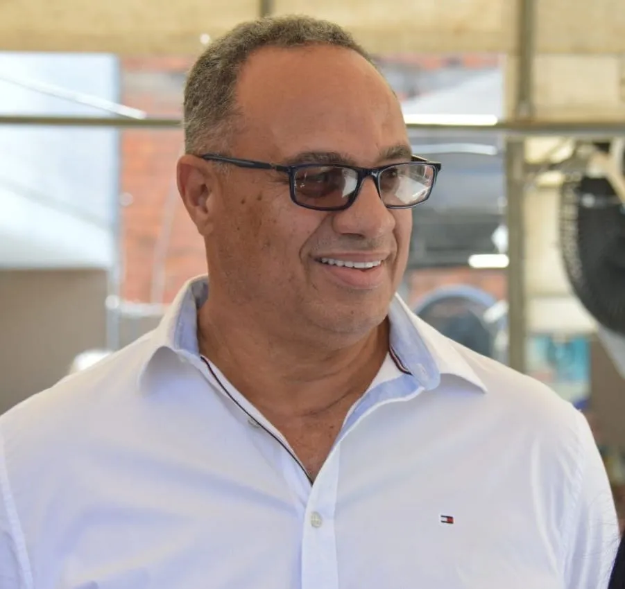 Augusto Cesar (Cesar Grandão) Retorna à Rádio Panorama FM com o Programa “O Povo Fala” em Lauro de Freitas