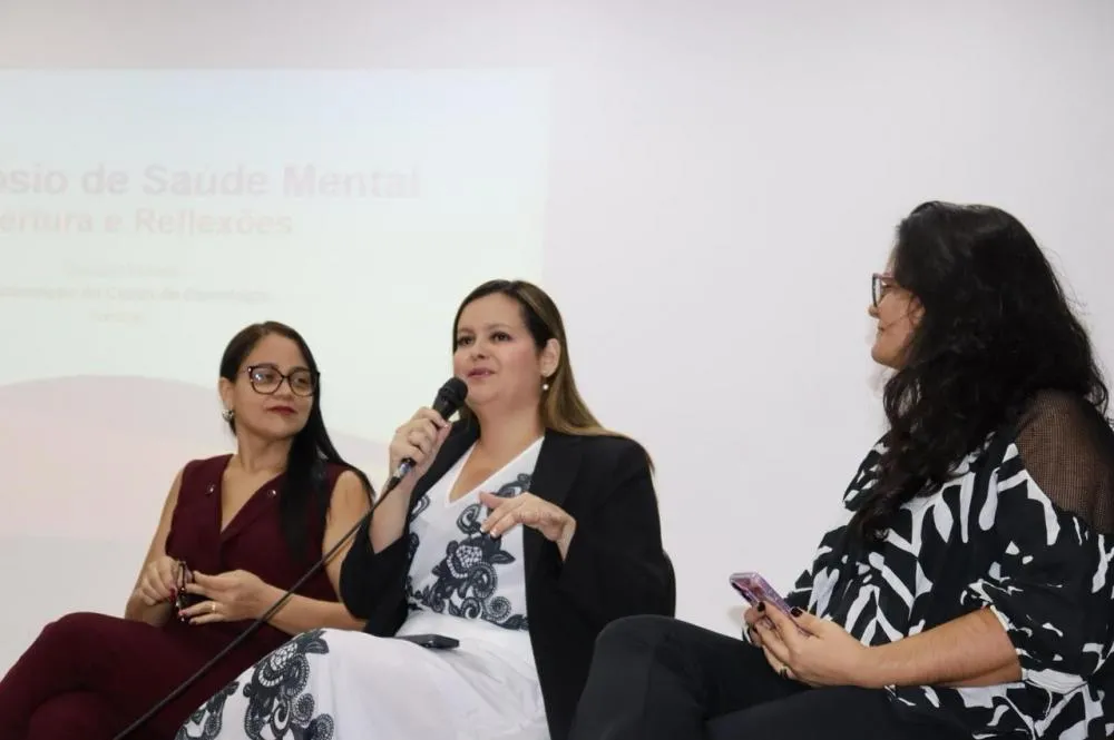 Simpósio reúne gestores e profissionais para debater saúde mental e cuidado integral em Lauro de Freitas