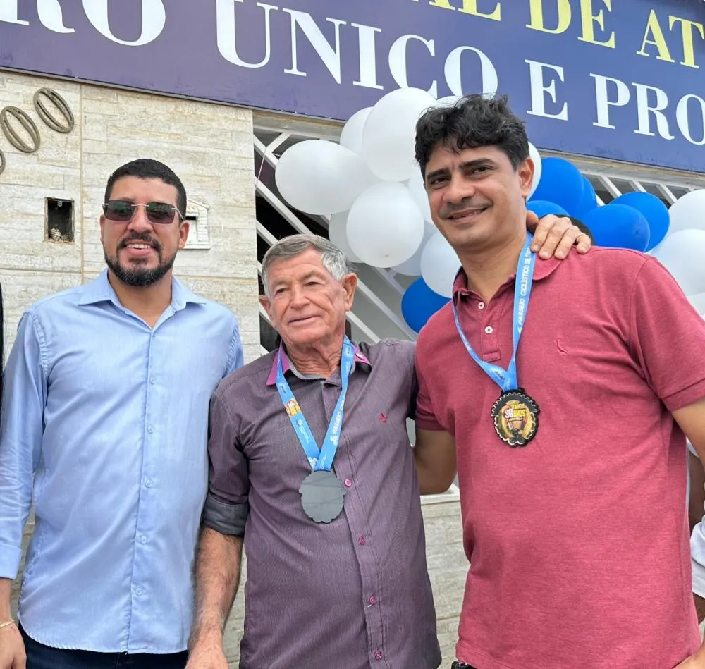 Vereador Alex da Pax (Republicanos) participa de inauguração de novo espaço social e celebra união com gestão municipal nos 36 anos de Itabela