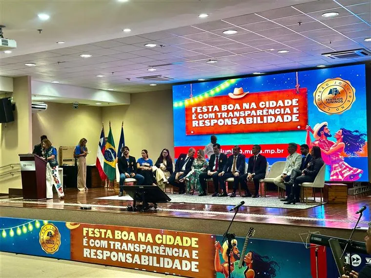 Monalisa Tavares, prefeita de Ibicaraí, é reconhecida com o ‘Selo Transparência 2025’ pelo MPBA