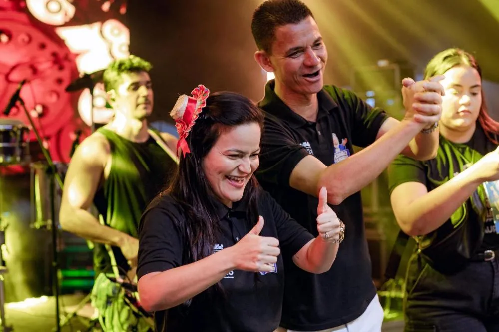 Prefeita Débora Régis comemora sucesso do 1º dia do Pedrão de Lauro de Freitas, que termina neste domingo