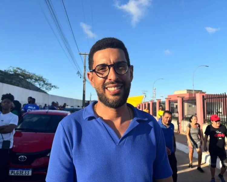 Sapucaia é eleito presidente da Câmara de Lauro de Freitas após renúncia de Juca