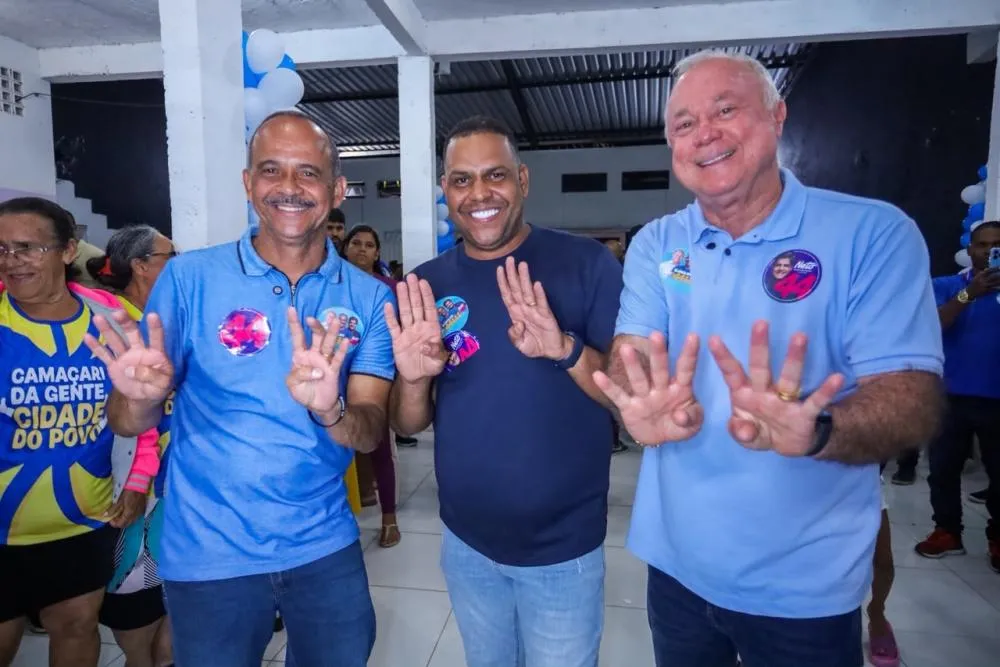 Parque Satélite abraça Elinaldo e Paulo Azi em primeiro comício após início da campanha